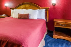 Rodeway Inn Charlotte North End - Image 2