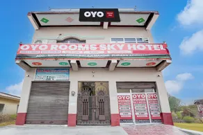 SPOT ON Sky Hotel - Image 4