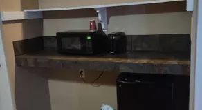 Elma Lodge and Suites - Image 3