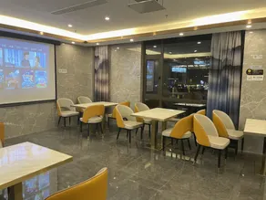 Yangzhou Xinmeida Zhishang Hotel - Image 5