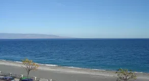 Mirone Apartment FRONTE MARE beachfront house - Image 5
