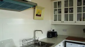 Wonderful Setting Farmhouse Apartment - Image 5