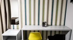 Life Hotel - Image 5