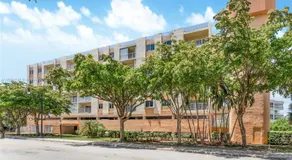 Skyline Paradise in Sunny Isles Beach - Image 4