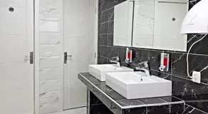 Garden Hotel, Pool & Park & Cottages - Image 5