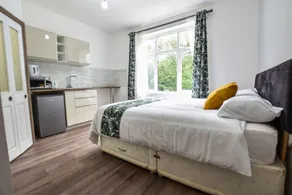 Regency GuestHouse Manchester North - Image 2