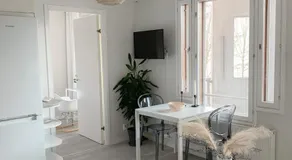 Stylish One-bedroom with Sauna - Image 3