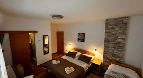 Guest House Family Varda Plitvice Lakes - Image 2