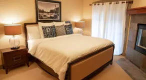 7401- Three Bedroom Loft Den Deluxe Crossings Townhomes condo - Image 2