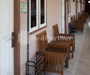 Isa Homestay Kudus Mitra Reddoorz - Image 4