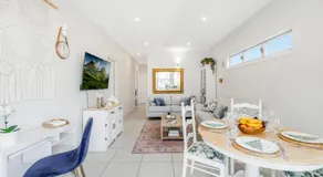 On Esplanade own flat & Pool, Manly cafe precinct - Image 4