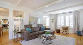 Kentville Gem Heritage Style, Modern Comfort - Image 2