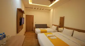 HYDEPARK REGENCY - Image 2