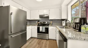 Clearview Comfort 3BR Near Airport  - Image 4