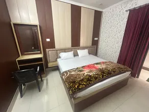 H M Homestay, Hotel and Restaurant - Image 4