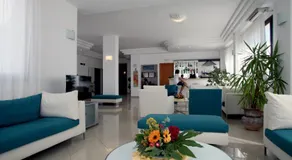 Bikini Hotel - Image 4