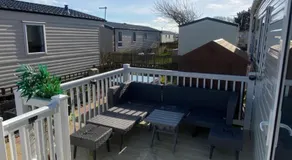 230 Unity Holiday Resort 6 Birth cosy and secure property next to all shops and entertainment passes optional - Image 4
