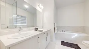 West Oak, Detached New Modern House in South of Barrie - Built for Comfort - Image 2