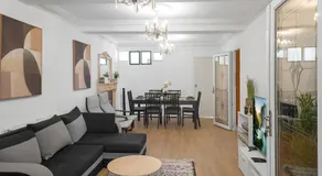 Contractor House - Heathrow & M25, Parking, Wi-Fi - Image 2