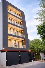 Instay Studio Service Apartment 1238/51 - Image 4
