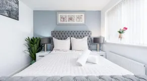 Charming 3 Bedroom Home with Garden near Doncaster - Image 2