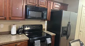 Entire 4br and 2ba at center of Downtown - Image 4
