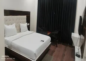 Grand Kingfisher Hotel - Image 4