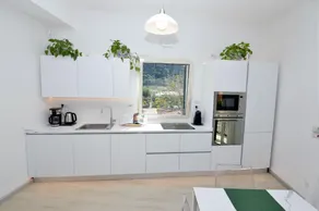 Lovely 3-bed House in Sorrento for Families - Image 3