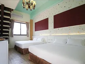 E-Ping Castle Hotel - Image 4