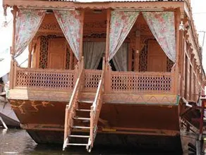 Dilshad Houseboats - Image 3