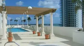 Top Stay Miami Blue Brickell - Image 5