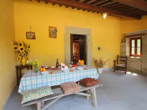 Timeless Holiday Home in Apecchio with Garden - Image 4