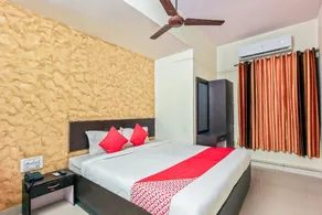 OYO 22681 R Inn - Image 2