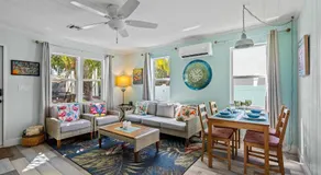The Delray Twin Cottages Retreat 4 bedrooms Heated Pool and Spa Oasis - Image 2