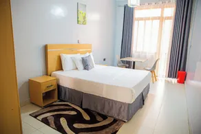 Romalo Hotel & Apartments - Image 2