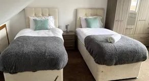 Amazing 4 bed Contractor hub - Image 2