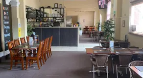 Riverside Hotel - Image 4