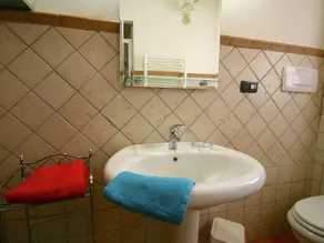Farmhouse in the Crete Senesi, pool, beautiful surroundings, wifi - Image 4
