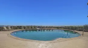 Oceanfront 5th-floor condo with balcony, gorgeous views & pool access - Image 4