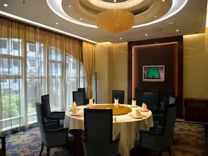Landmark International Hotel - Image 4