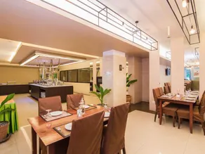 Centric Place Hotel - Image 5