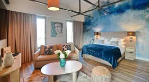 Walnut Bistro & Suites - Image 2