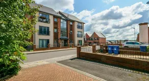 Entire home in Hanley United Kingdom - Image 4