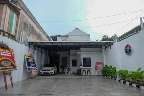 RedDoorz Syariah near Perempatan Kartasura - Image 5