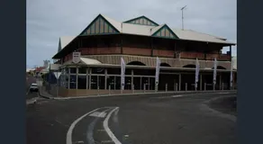 Home on the Bay on Esplanade and Buller St Kingscote-3 people in 2 nights get the 3rd night free - Image 3