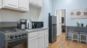 2 Bedroom Cozy Gem - Image 4