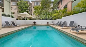 Luxury Retreat New Villa 17, Hastings St - Image 4