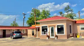 Budget Inn - Image 4