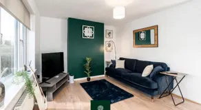 3 Bed House with King Size bed near Uni and QMC - Image 2