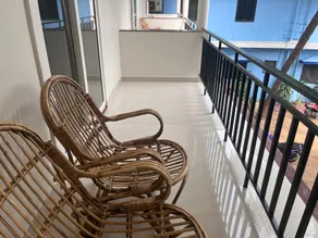 Morjim Sunset Guesthouse- Apartments with Kitchen & AC Rooms - Image 5